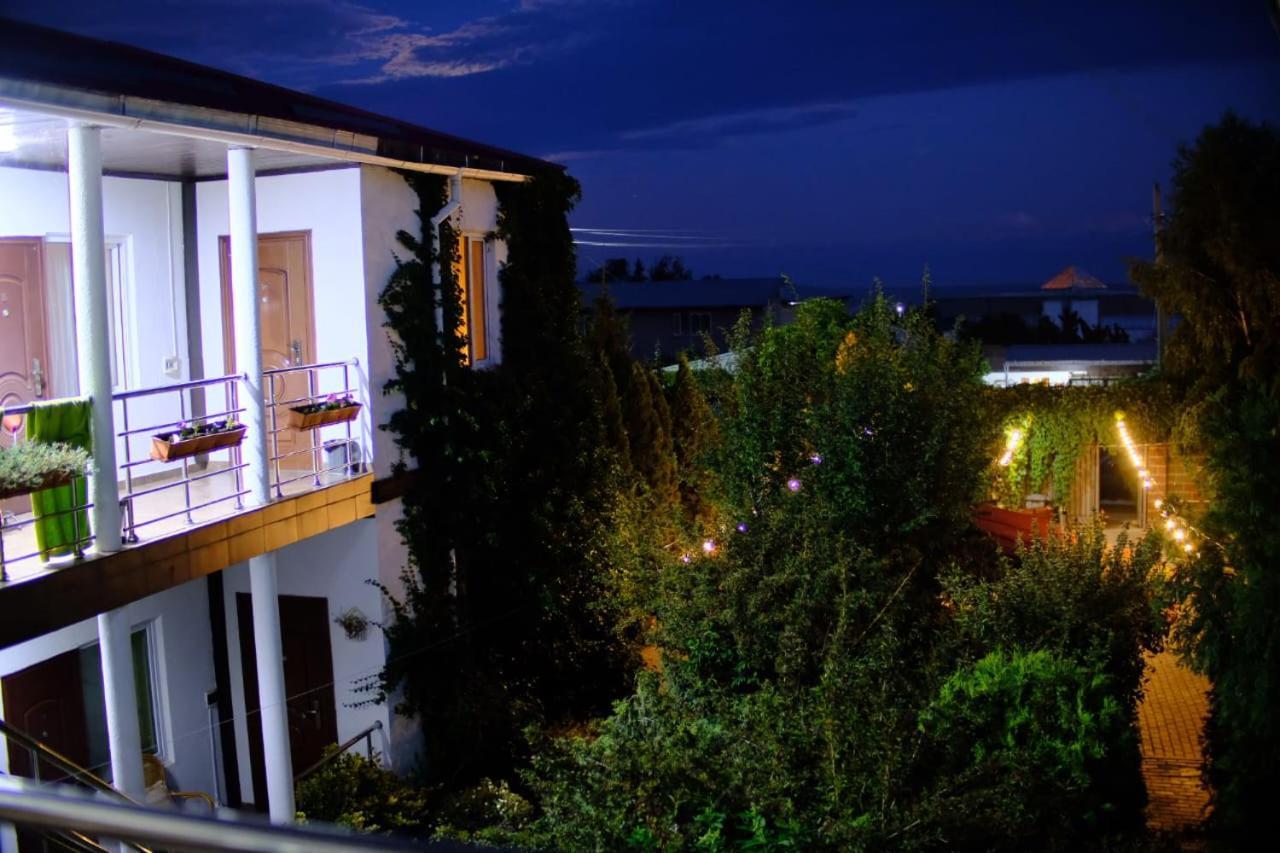 В Гостях На Иссык-Куле Hotel Cholpon-Ata Ngoại thất bức ảnh